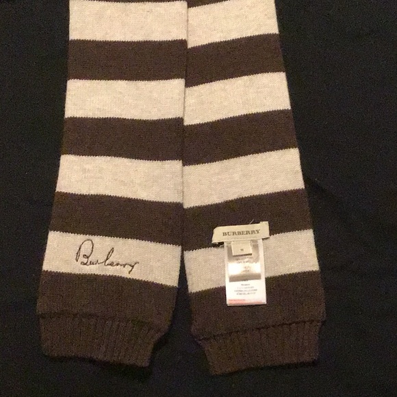 Burberry toddler Size T1 scarf